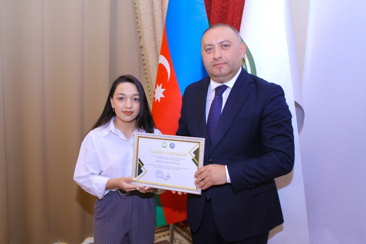 Zəfər Qurbanov Türkiyədə təhsil alacaq tələbələrlə görüşdü - FOTOLAR